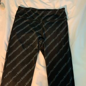Athletic leggings